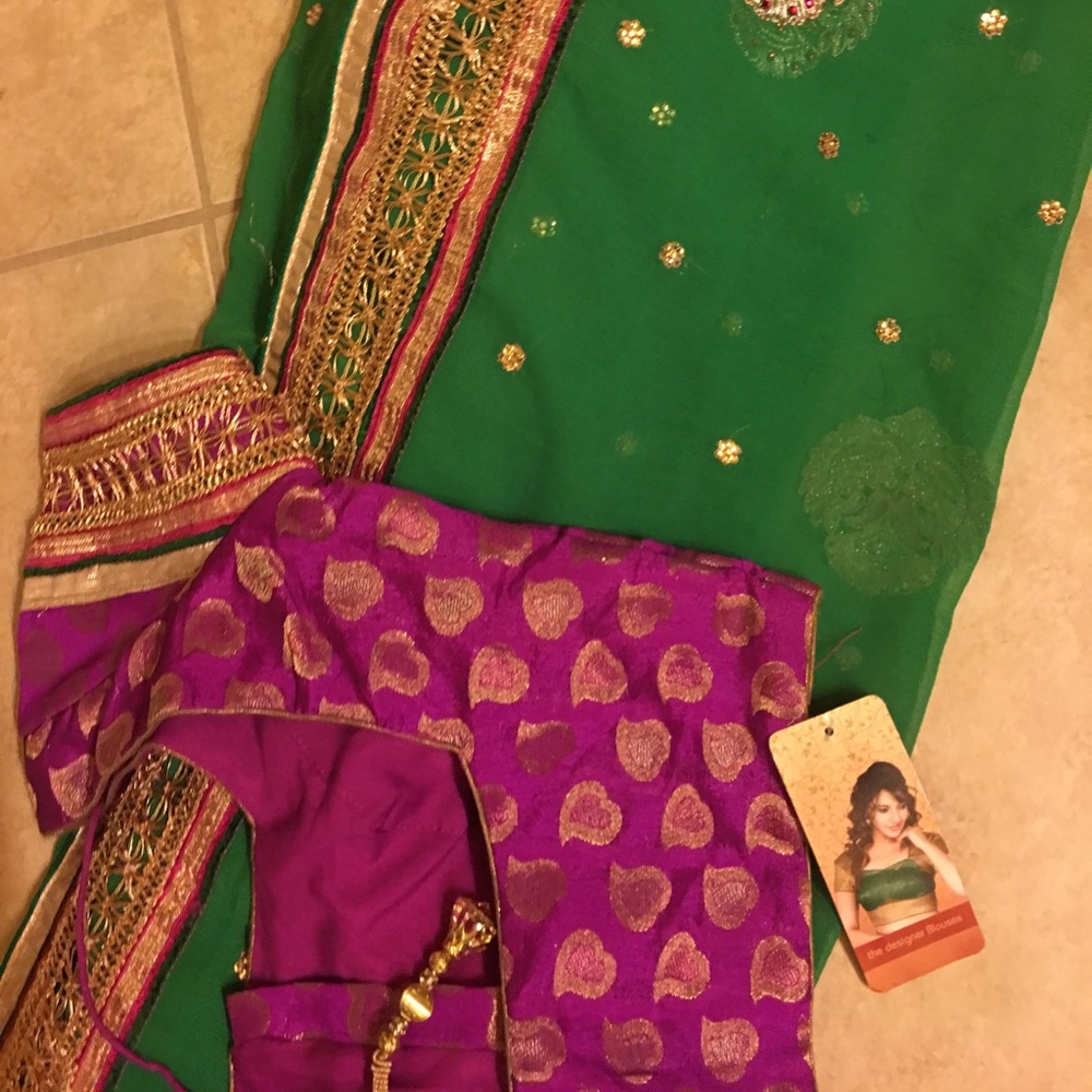 Brand new Saree Xs With Blouse